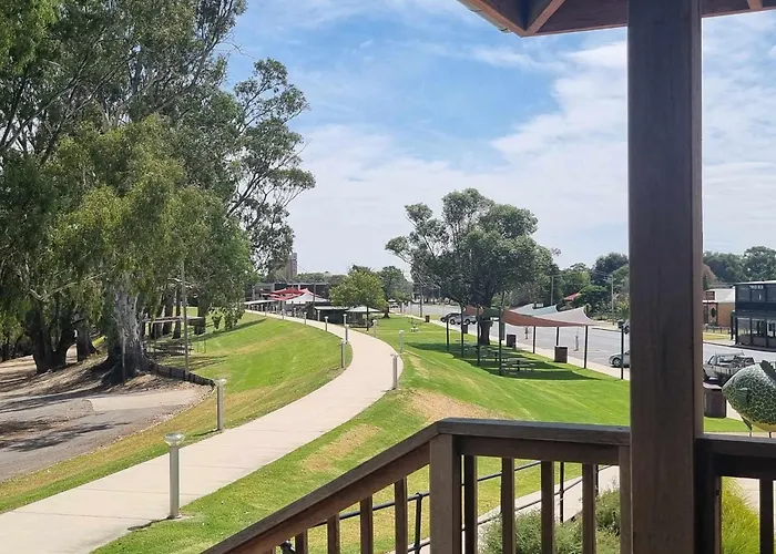 Boomerang Way Tourist Park
